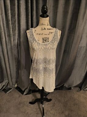 Express Cream and Gray Patterned Scoop Neck Tank